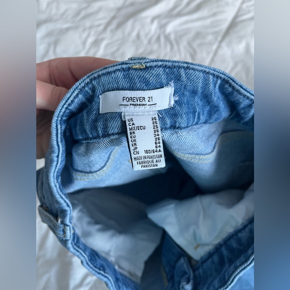 FOREVER 21 LOSE FIT STRAIGHT LEG JEAN - Picture 3 of 4